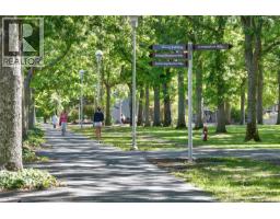 3656 Cadboro Bay Rd, Oak Bay, BC V8R5K8 Photo 75