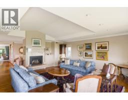 Living room - 3656 Cadboro Bay Rd, Oak Bay, BC V8R5K8 Photo 9