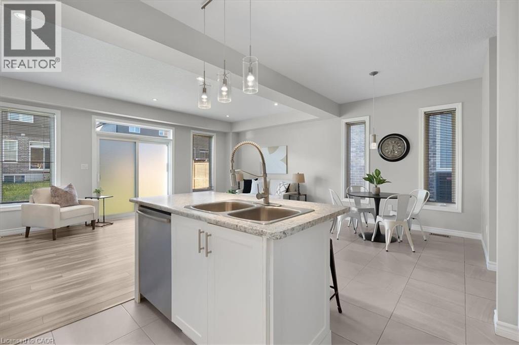 109 LINKS Crescent - Image 10