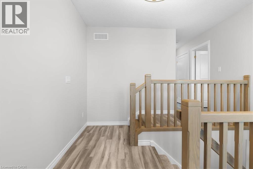 109 LINKS Crescent - Image 22