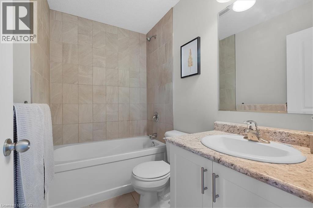 109 LINKS Crescent - Image 32