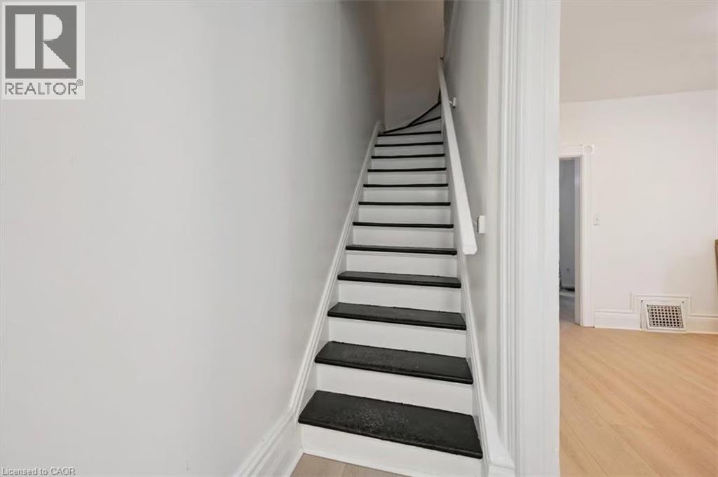 136 PAISLEY Street, Guelph — photo 5