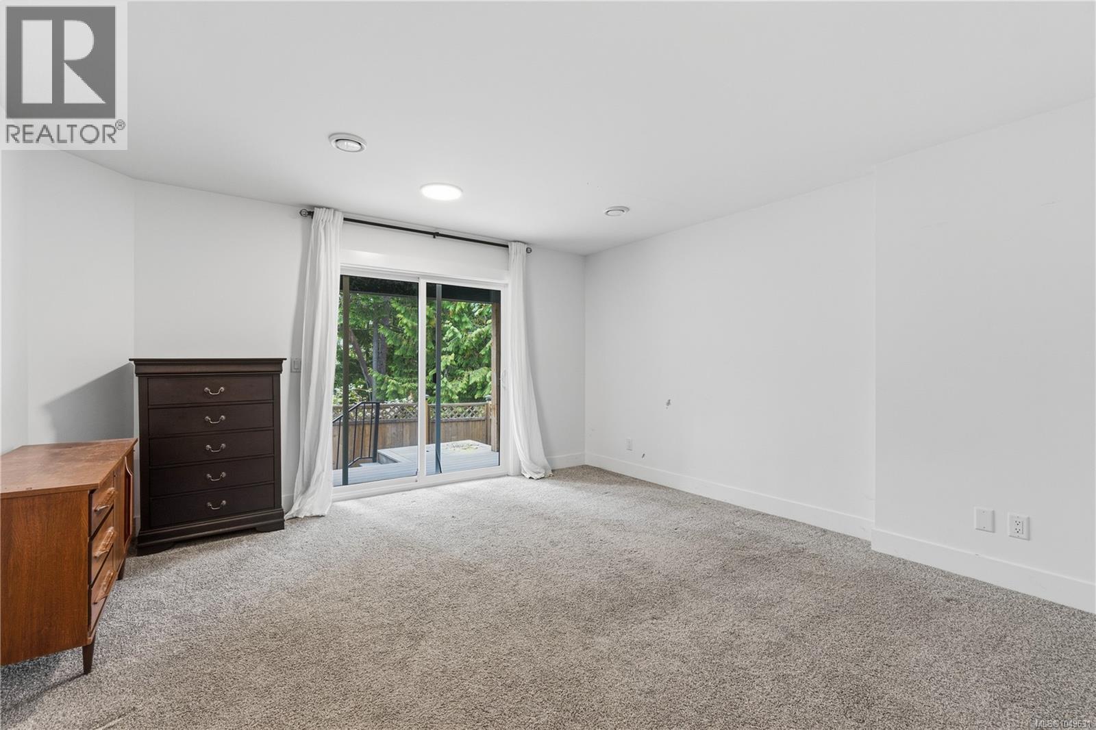 230 Golden Oaks Cres - Image 36
