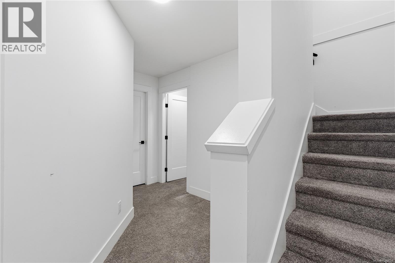 230 Golden Oaks Cres - 38