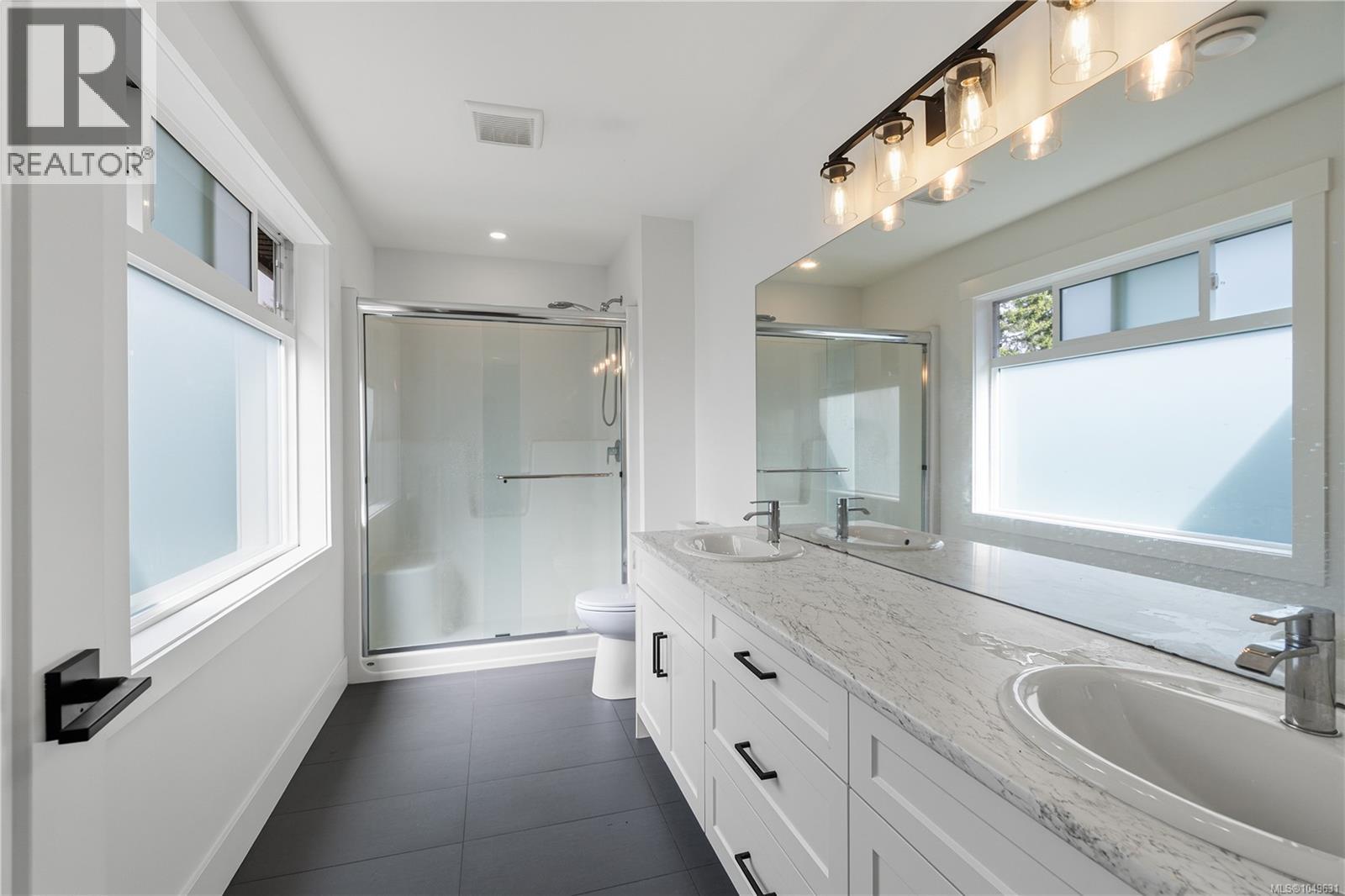 230 Golden Oaks Cres - 25