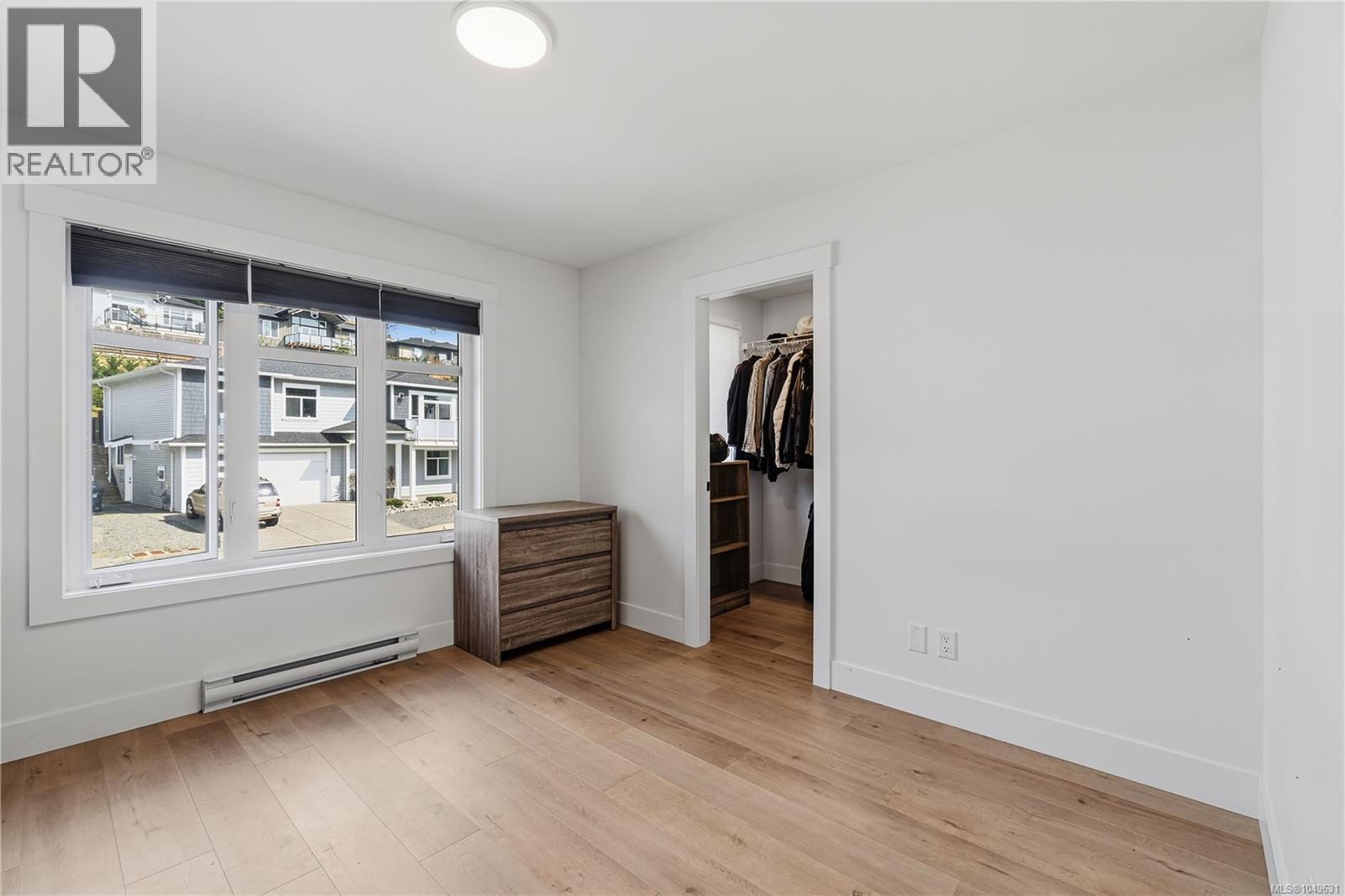 230 Golden Oaks Cres - 28