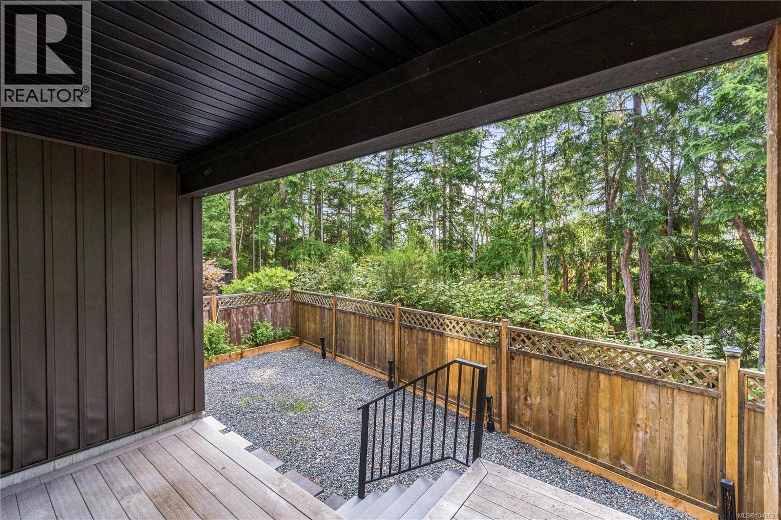 230 Golden Oaks Cres - 33
