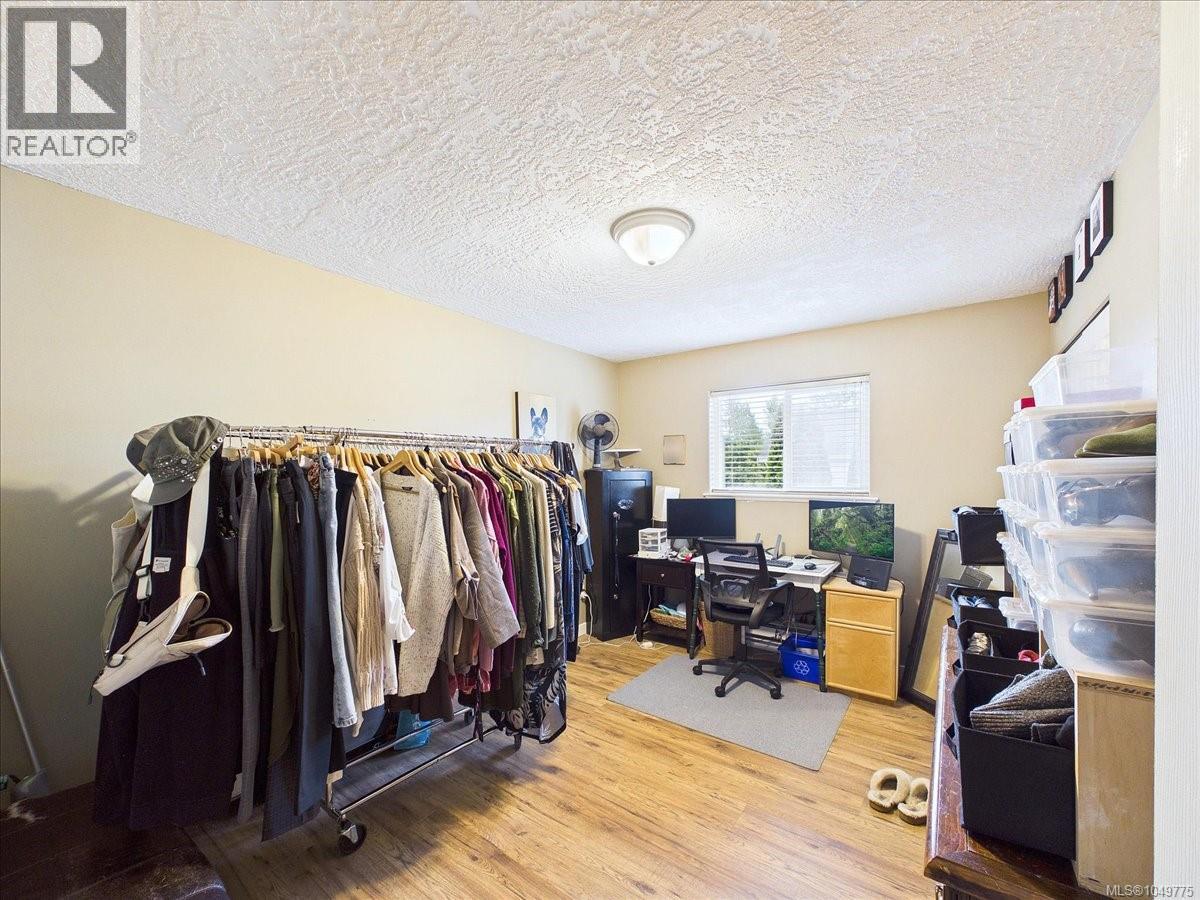 6851 Banner Rd - Image 42
