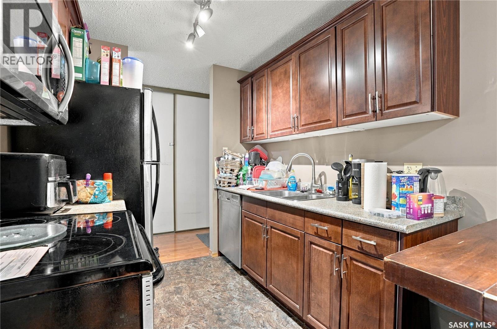 #203B 4040 8th STREET E - 11