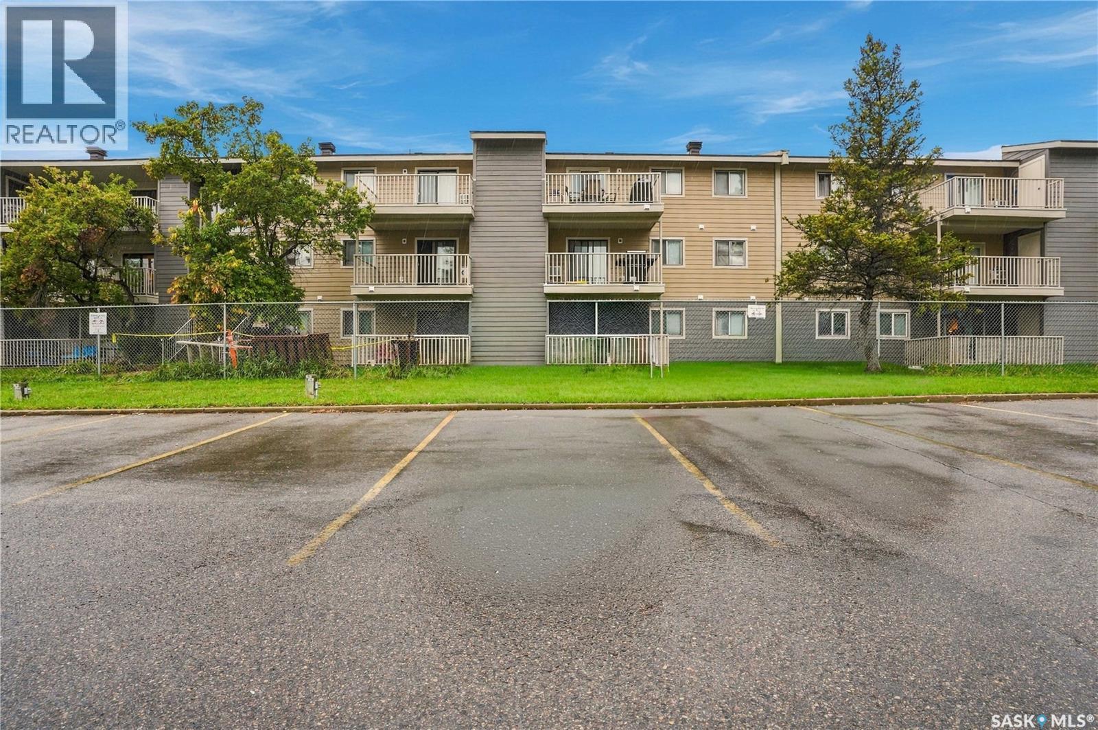 #203B 4040 8th STREET E - 34