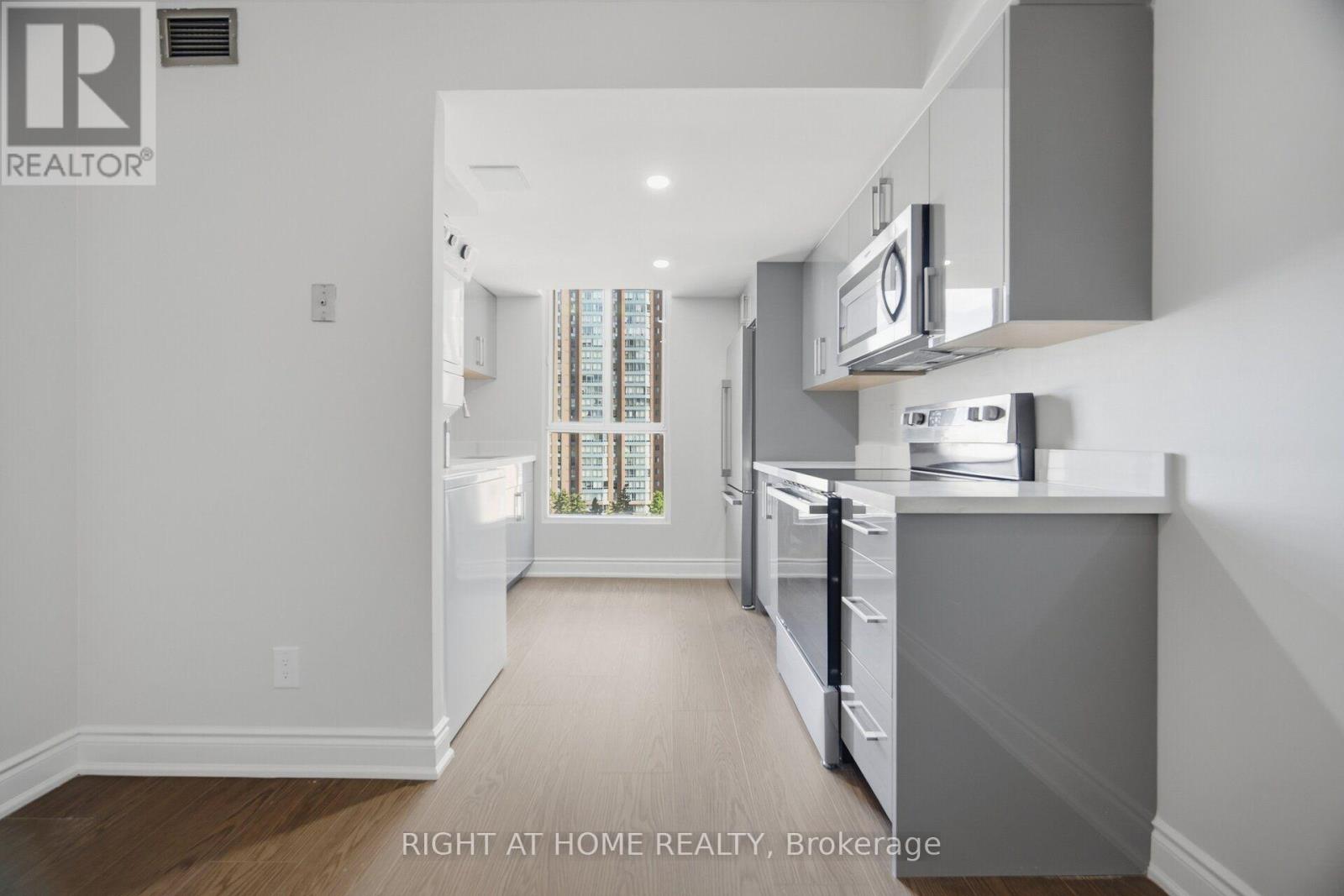 #816 155 HILLCREST AVENUE - 10