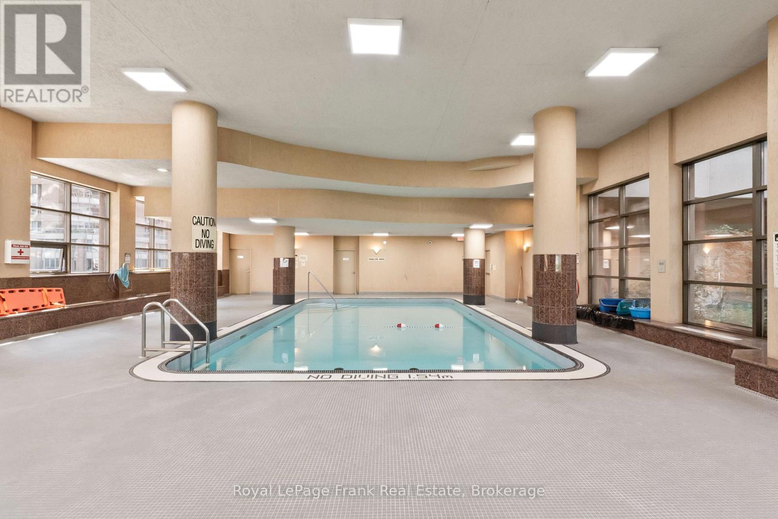 #2910 736 BAY STREET - 31