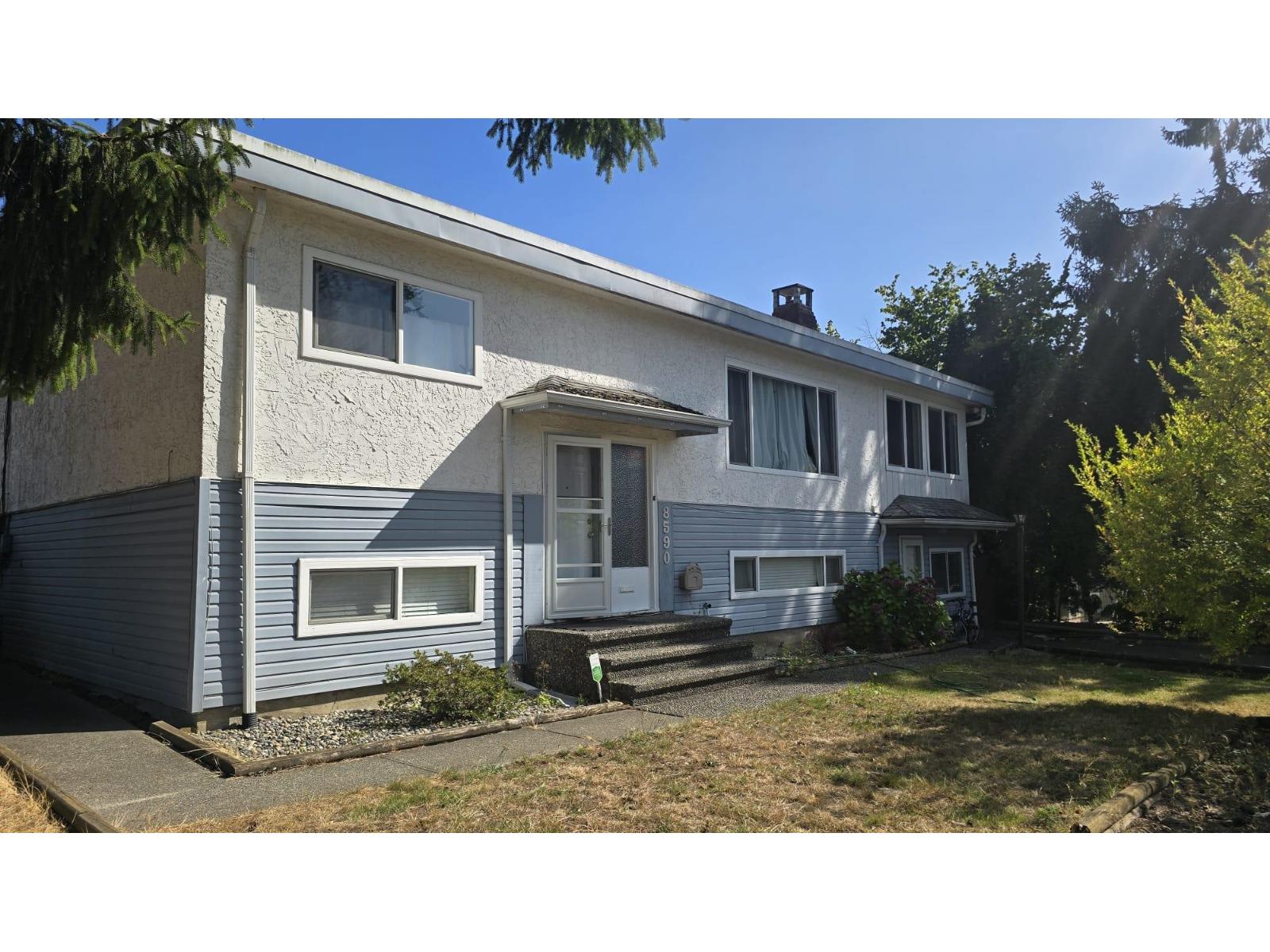 8590 151A STREET, Surrey — photo 1
