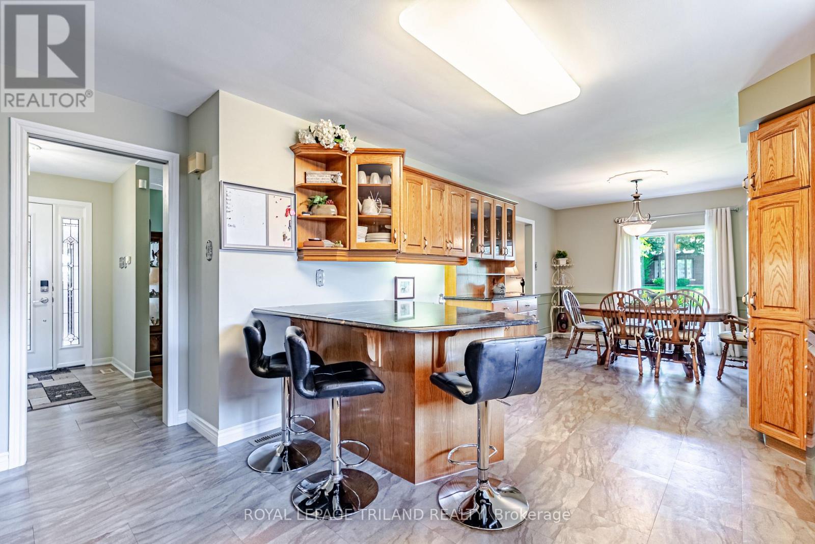 189 HUNTINGTON CRESCENT - Image 17