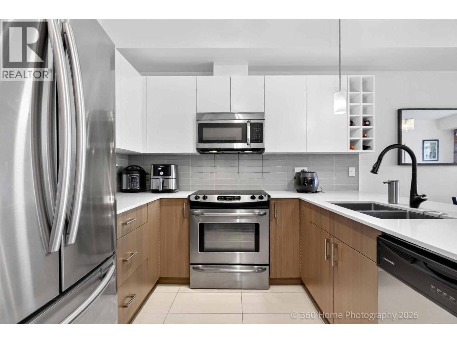 202 5288 GRIMMER STREET, Burnaby — photo 4