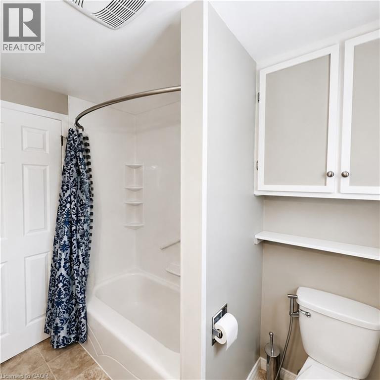 4 Bed, 2 Bath House for Rent in London – 456 BELVEDERE Avenue, London - Image 14