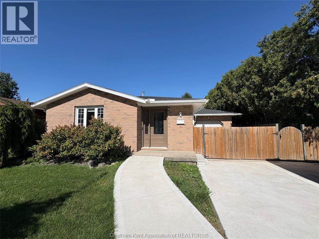 461 McNaughton AVENUE West, Chatham