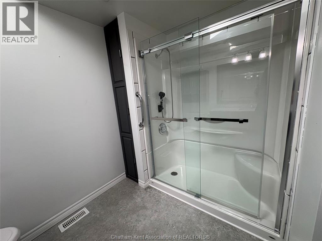 461 McNaughton AVENUE West - Image 27