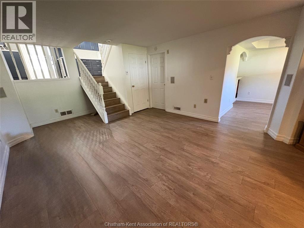 461 McNaughton AVENUE West - Image 35