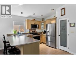 757 Rosewood Crescent, Kamloops, BC V2H1S3 Photo 18