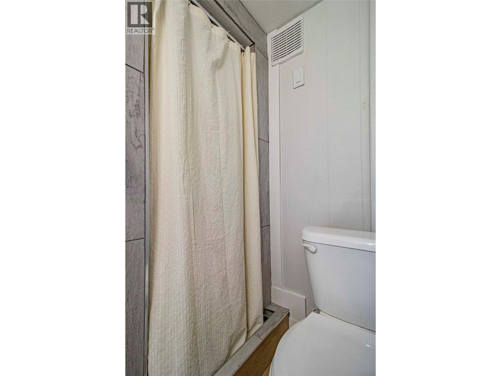 1605 Carmi Avenue, Penticton