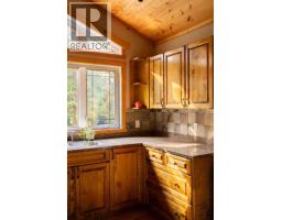 1629 Adolph Johnson Road, Golden, BC V0A1H1 Photo 17