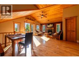 1629 Adolph Johnson Road, Golden, BC V0A1H1 Photo 13