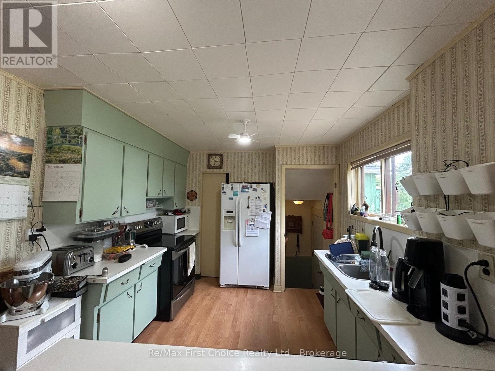 245 FRANCIS STREET W - 10