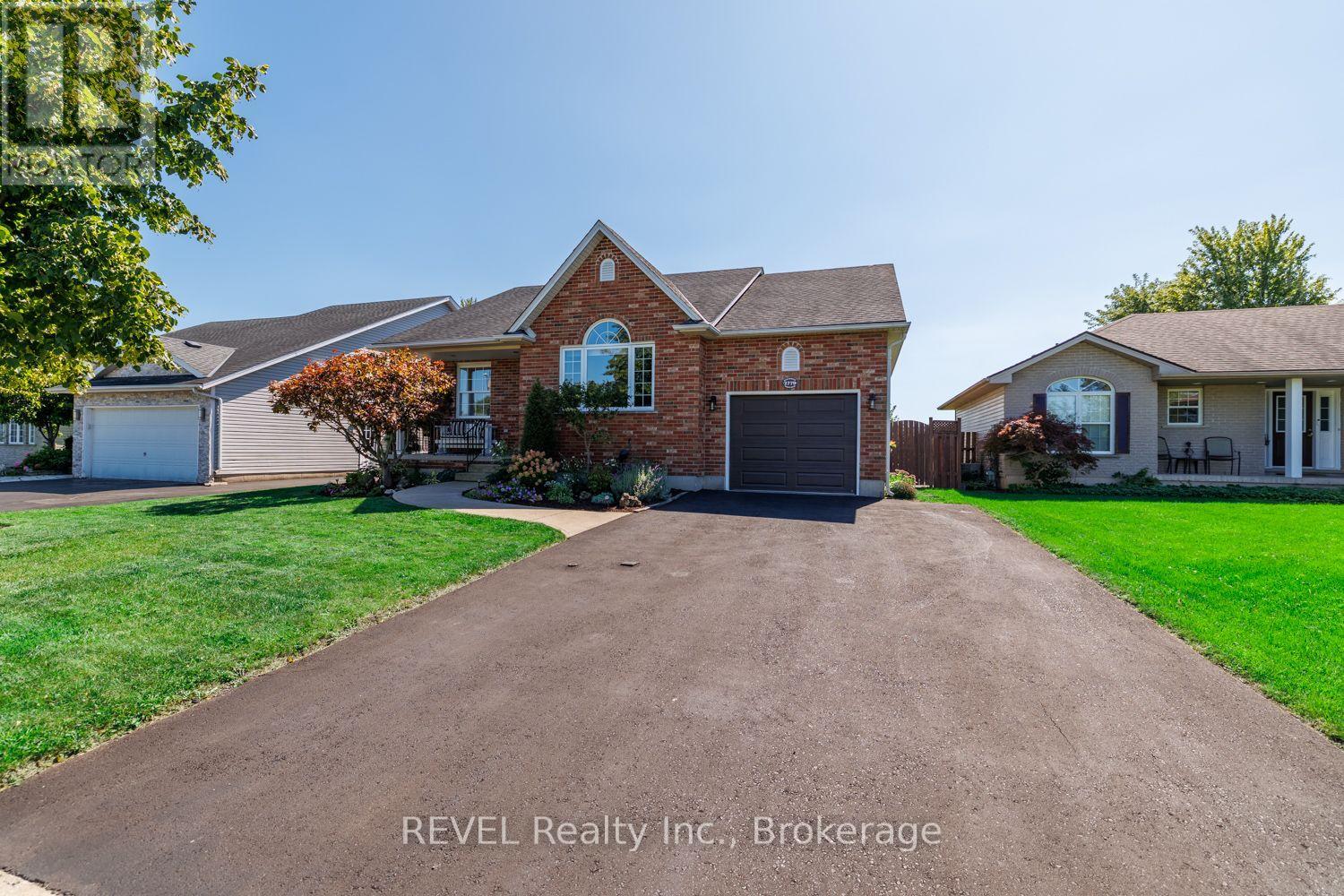 2779 BAKER ROAD, Fort Erie (Black Creek) — photo 2