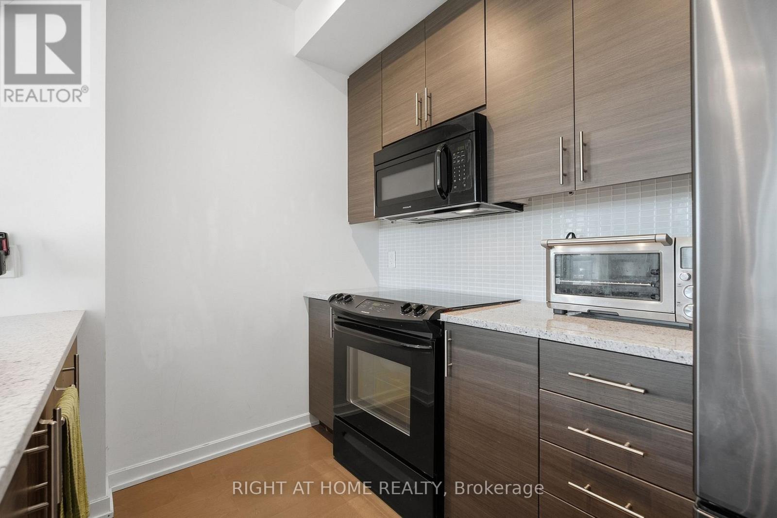 #1012 70 FOREST MANOR ROAD - 7