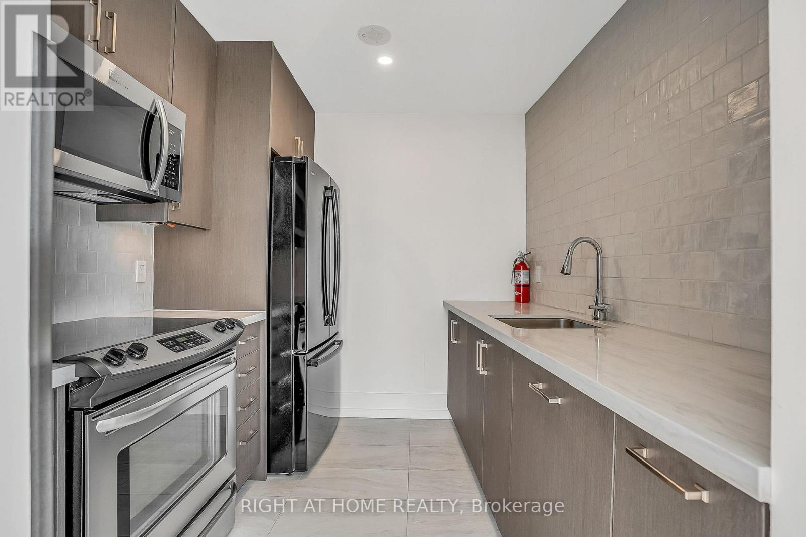 1012 - 70 FOREST MANOR ROAD, Toronto (Henry Farm) — photo 8