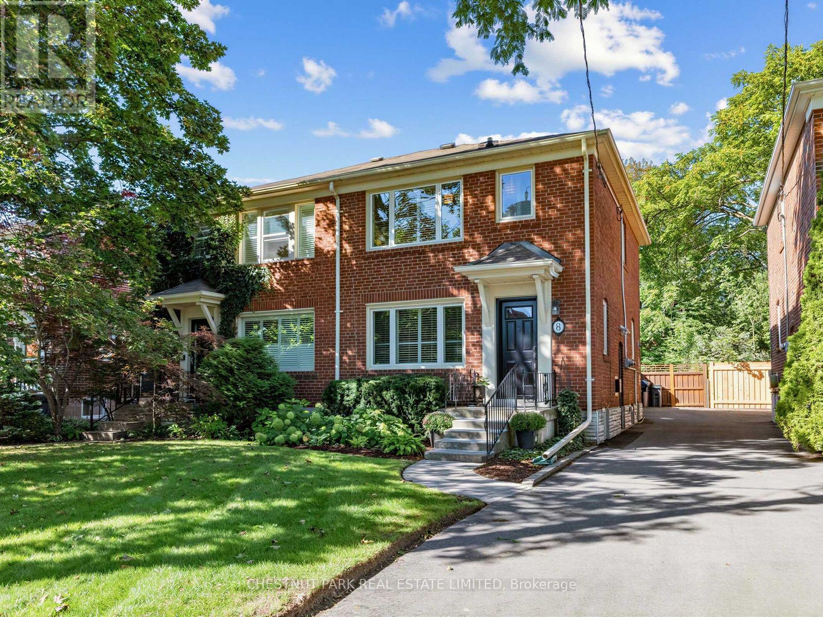 Photo of 8 Beaufield Avenue