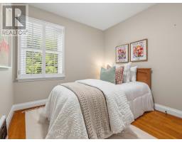 8 Beaufield Avenue, Toronto, ON M4G3R3 Photo 20