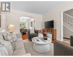 Bedroom 2 - 8 Beaufield Avenue, Toronto, ON M4G3R3 Photo 6