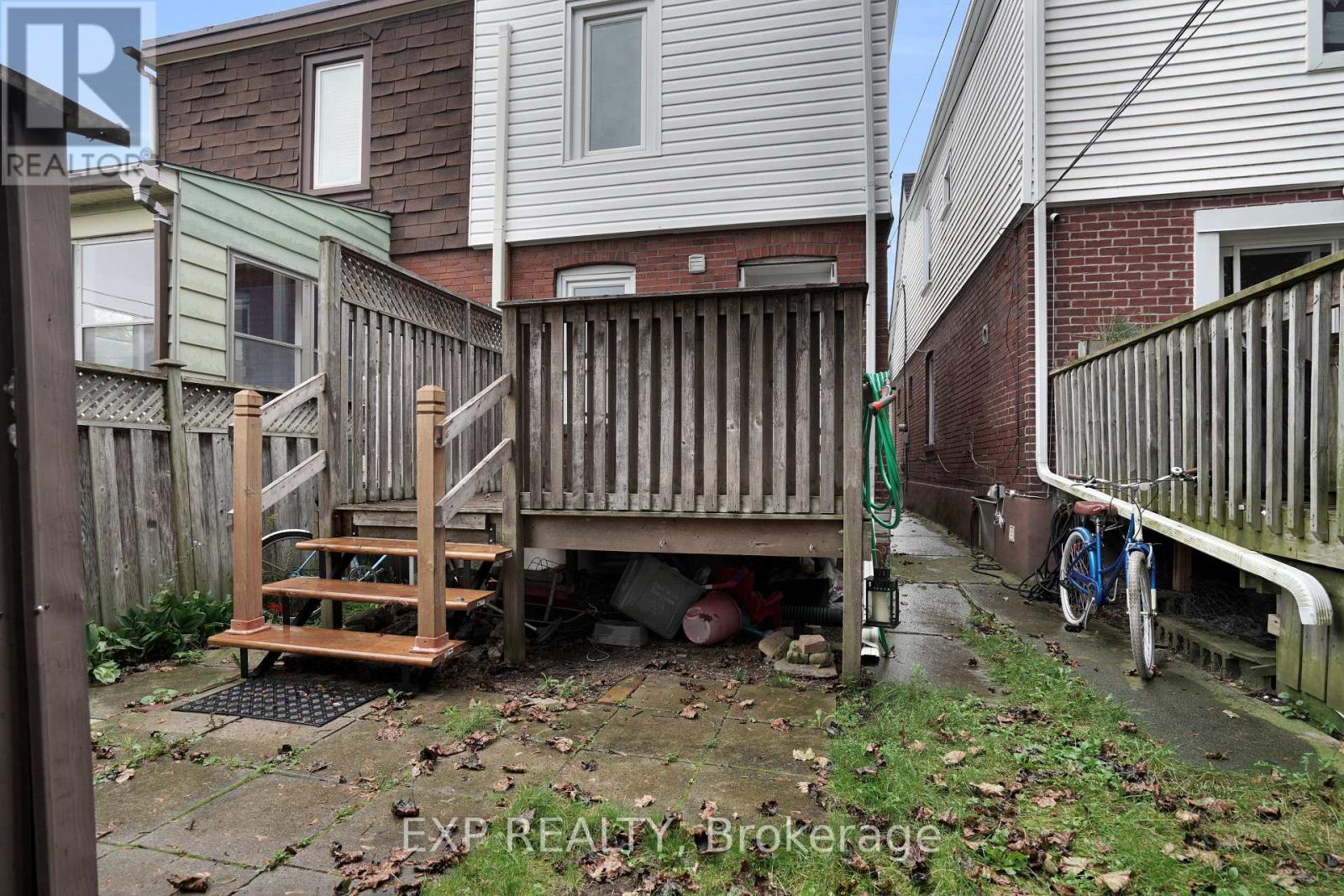 530 VICTORIA PARK AVENUE - 4