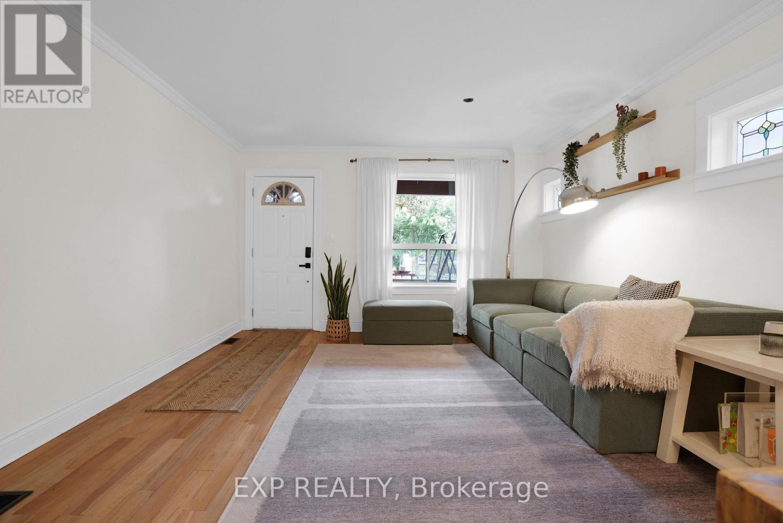 530 VICTORIA PARK AVENUE - 9