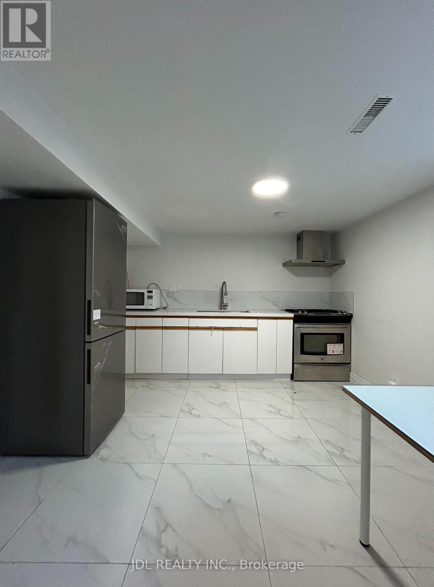 ENTIRE ONE-BEDROOM A BSMT - 91 BUSHMILLS SQ SQUARE, Toronto (Agincourt North) — photo 4