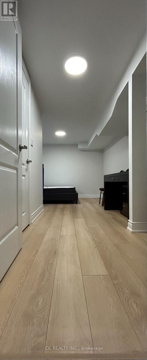 ENTIRE ONE-BEDROOM A BSMT - 91 BUSHMILLS SQ SQUARE, Toronto (Agincourt North) — photo 6