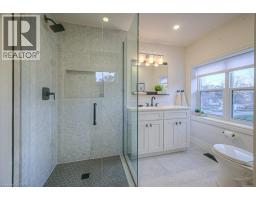 30 Dunbar Road S, Waterloo, ON N2L2E3 Photo 24