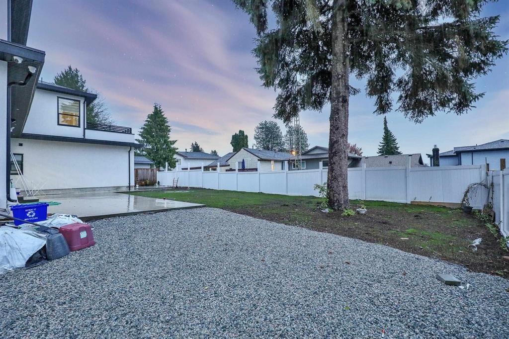 14840 89 AVENUE, Surrey — photo 2