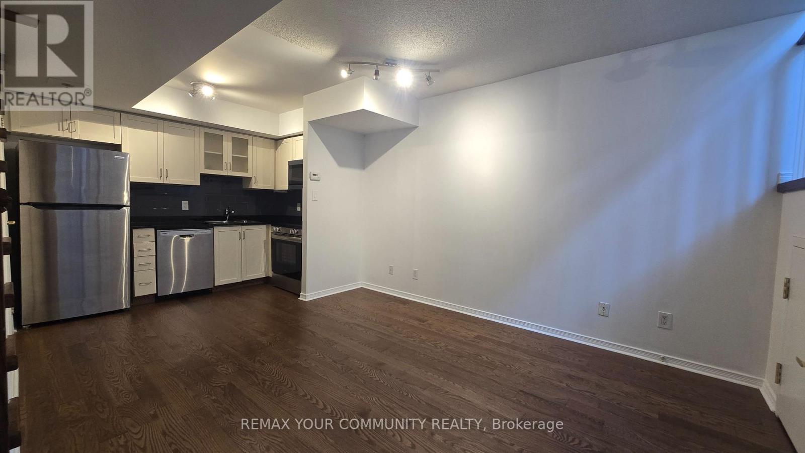 732 - 42 WESTERN BATTERY ROAD, Toronto (Niagara) — photo 2