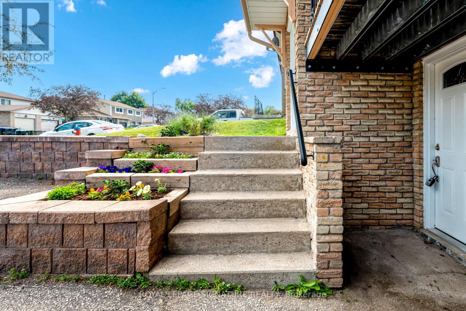 BSMT - 183 BRITANNIA AVENUE, Bradford West Gwillimbury (Bradford) — photo 2