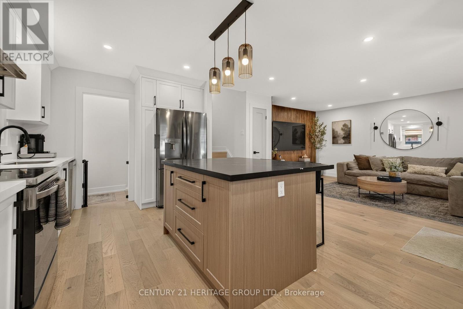 195 MACKENZIE STREET - 12