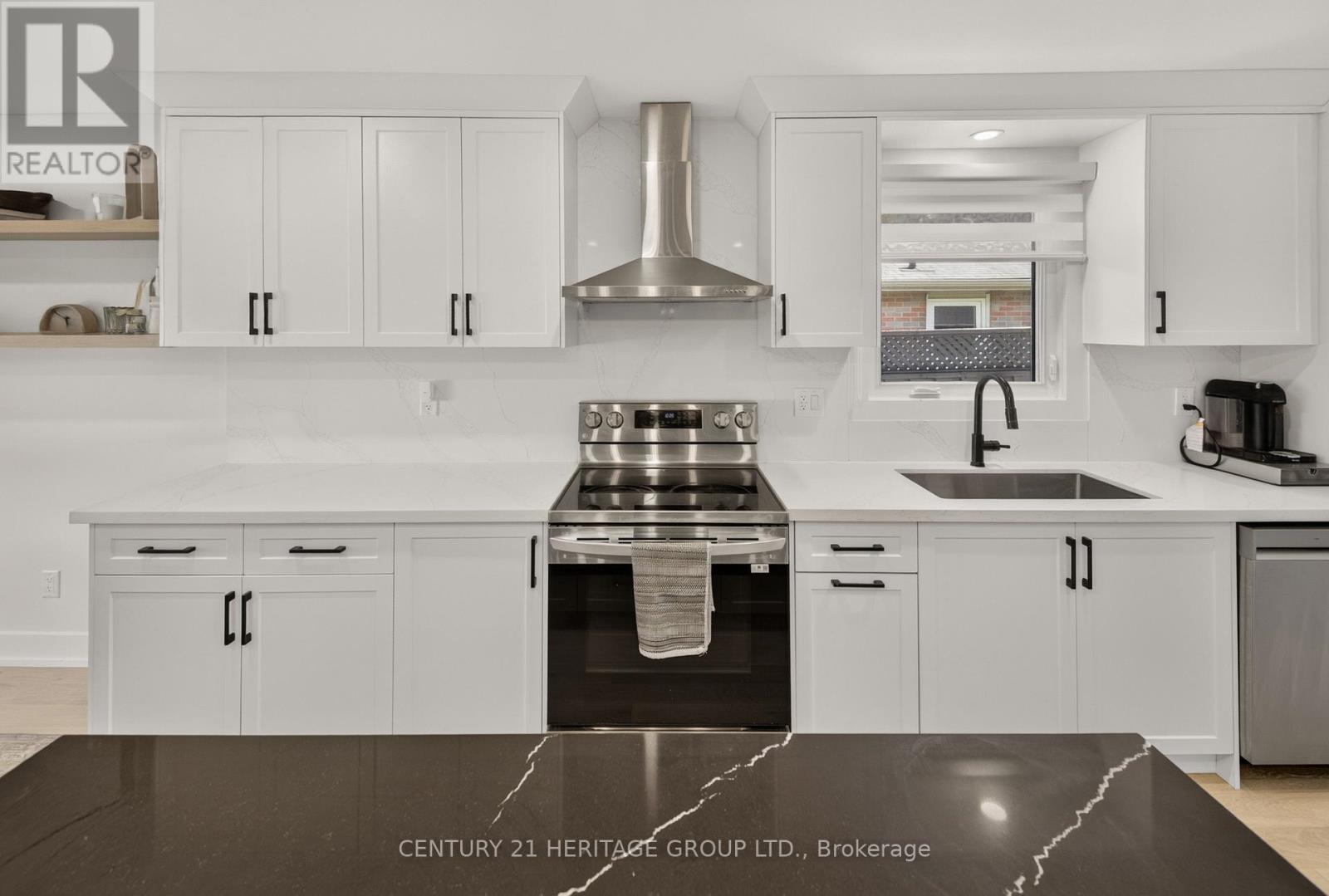 195 MACKENZIE STREET - Image 13