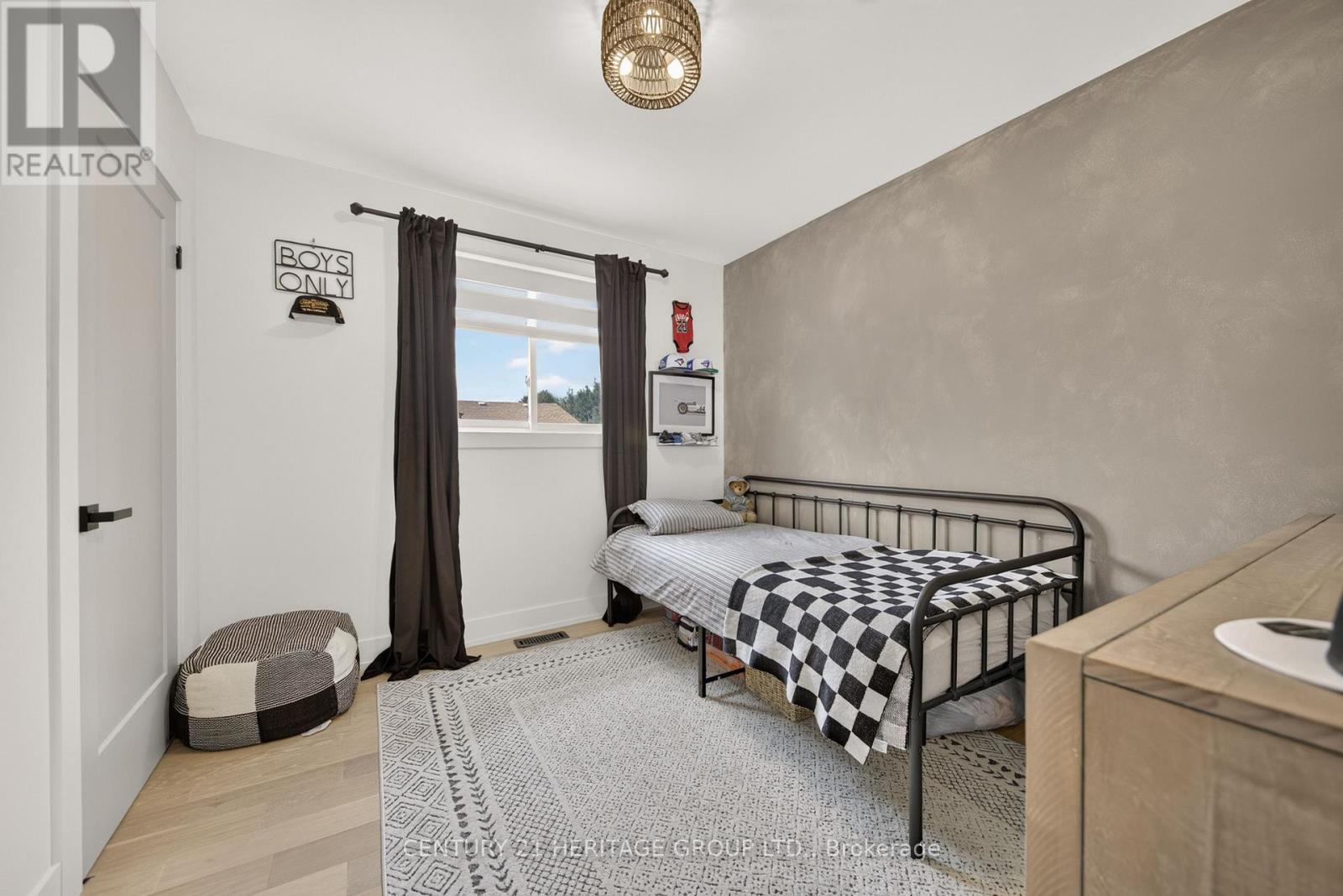 195 MACKENZIE STREET - Image 19