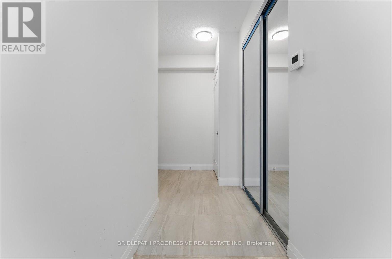 1502 - 398 HIGHWAY 7 E, Richmond Hill (Doncrest) — photo 2