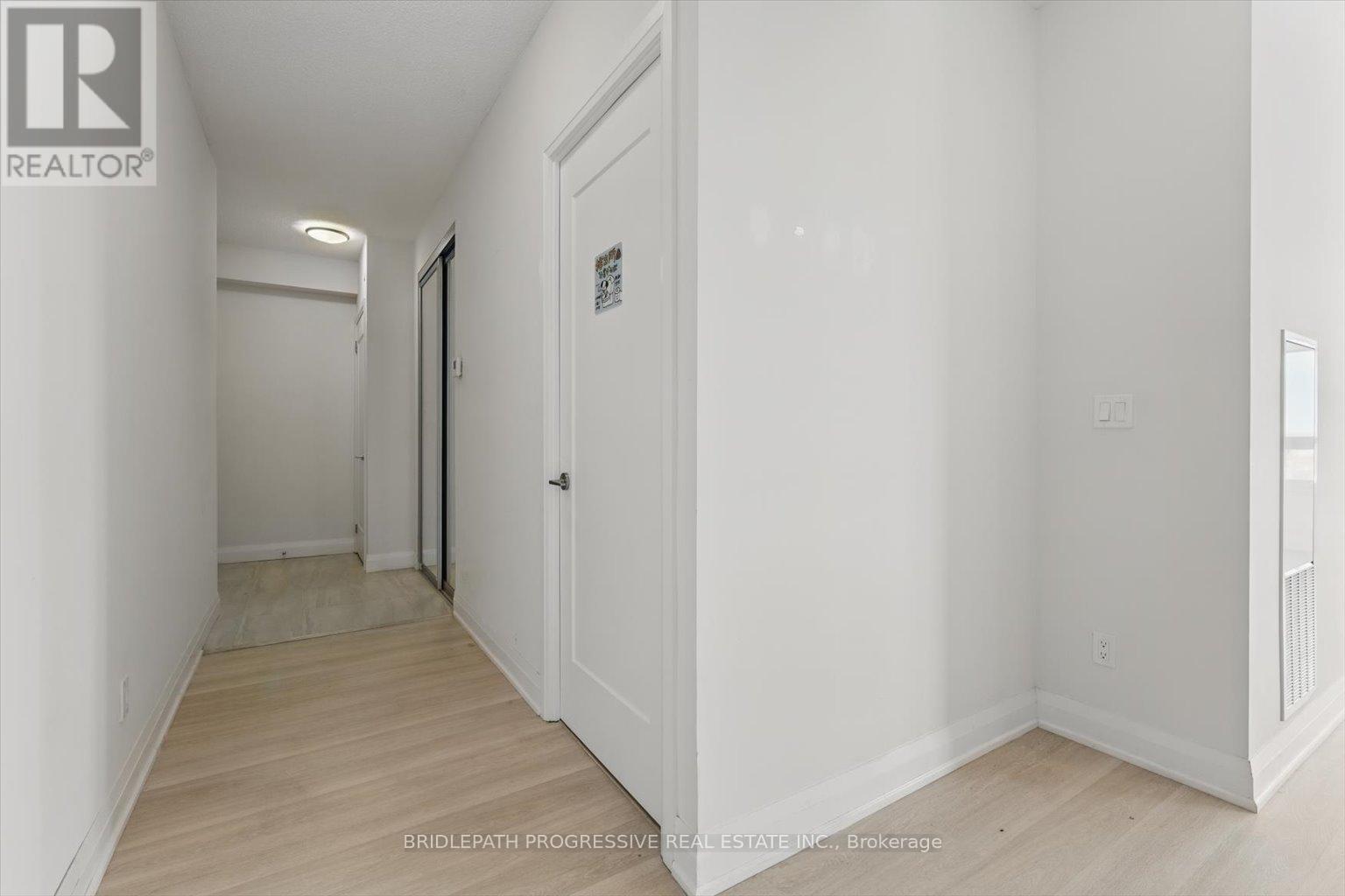 1502 - 398 HIGHWAY 7 E, Richmond Hill (Doncrest) — photo 6