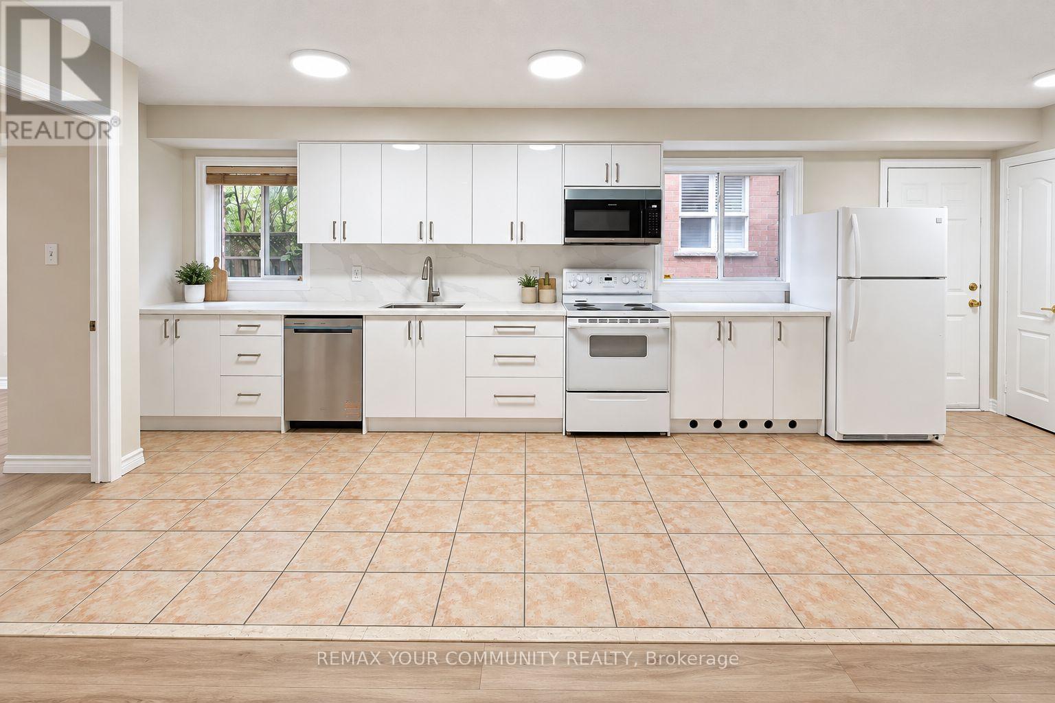 GROUND LEVEL - 46 BELWOOD BOULEVARD, Vaughan (Patterson) — photo 9