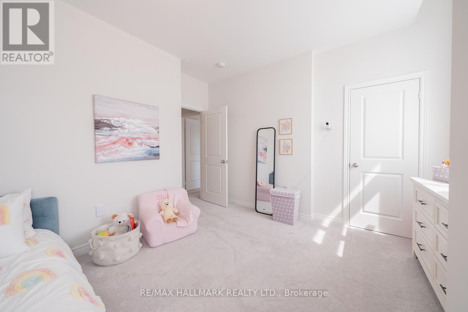 197 BOUNDARY BOULEVARD - Image 32