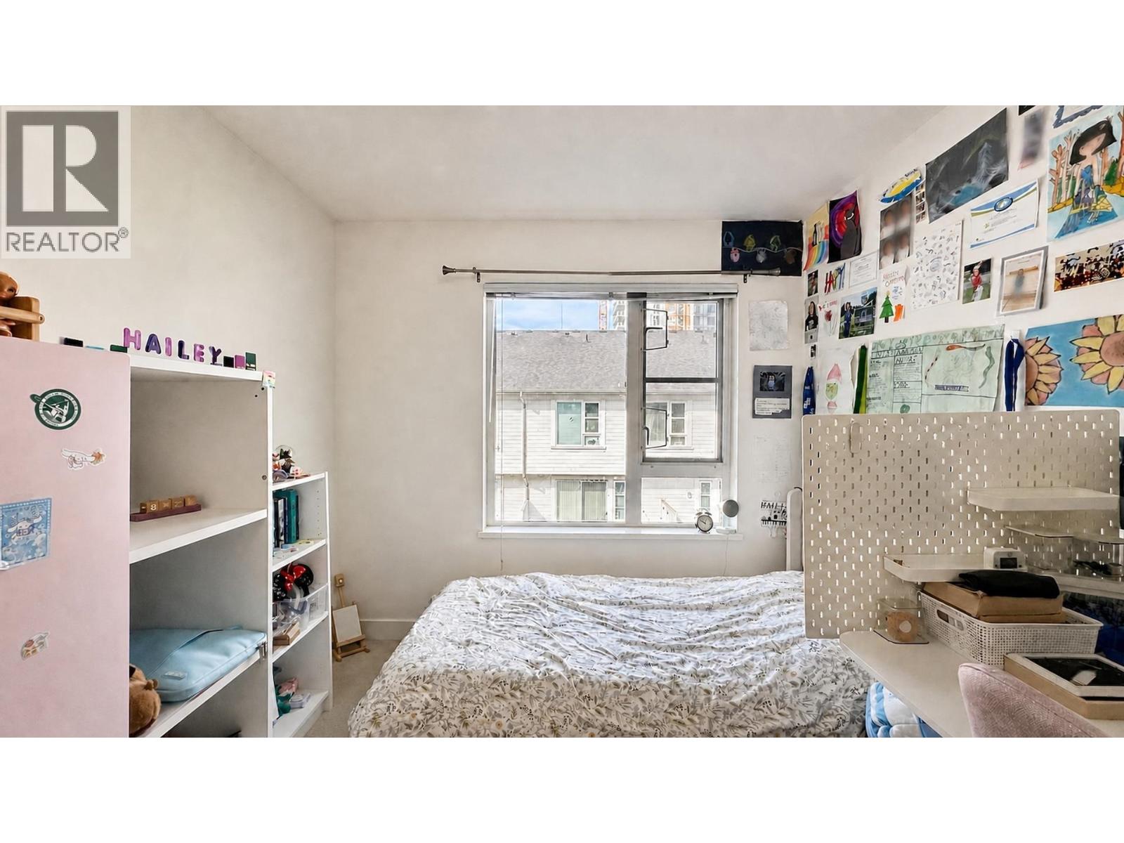 134 528 FOSTER AVENUE, Coquitlam
